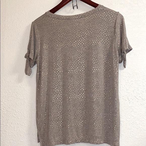 🍋2 for $10🍋 Jane & Delancey Top with metallic designs. Size M. - Picture 4 of 8